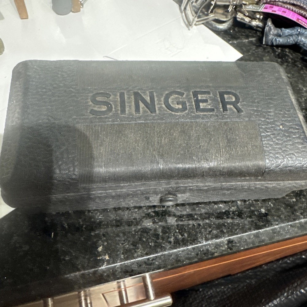 Vintage Singer Buttonholer W654321N Sewing Machine free shipping